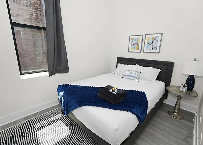 Business Leisure Smoke Ok 3br Near Mccormick Apartment Chicago