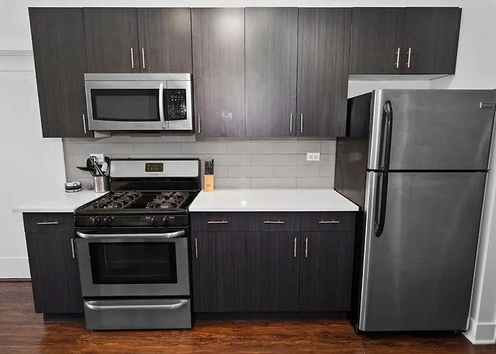 Apartment Business Leisure Smoke Ok 3br Near Mccormick Chicago